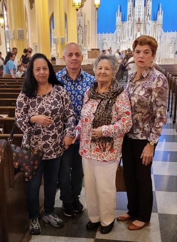 Mary Nancy Jeréz y familia