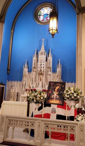 Virgen de la Altagracia's small altar
